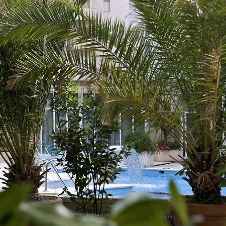 Vienna Touring 4* Riccione