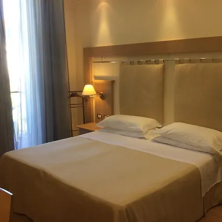 Vienna Touring 호텔 4*