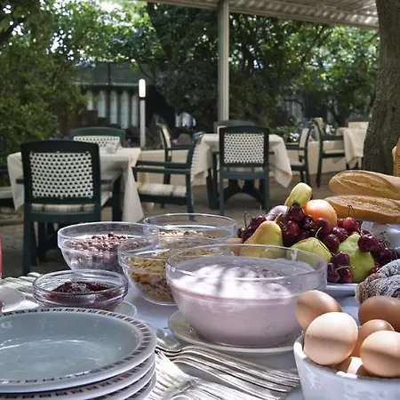 Vienna Touring Hotel