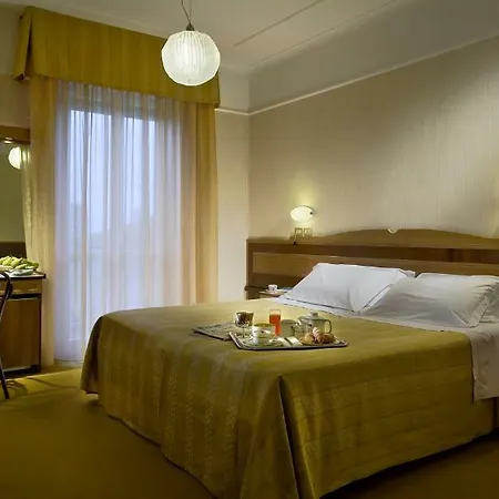 Hotel Vienna Touring 4*