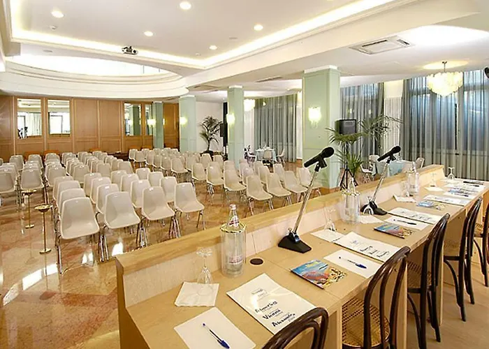 Vienna Touring Hotel 4*