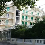 Vienna Touring Hotel 4*