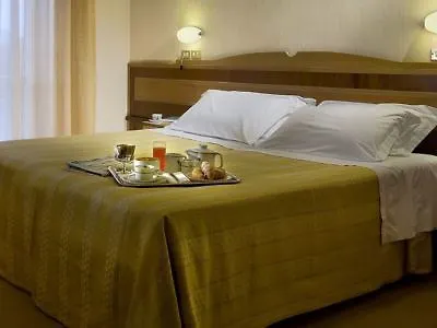 ホテル Vienna Touring 4*