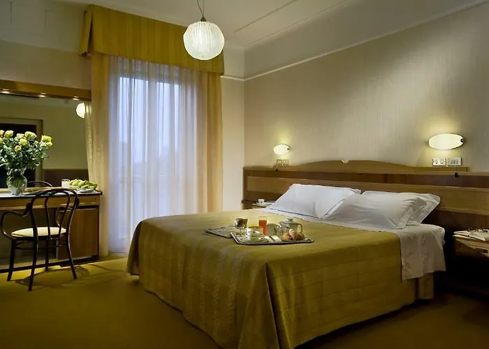 Hotel Vienna Touring 4*
